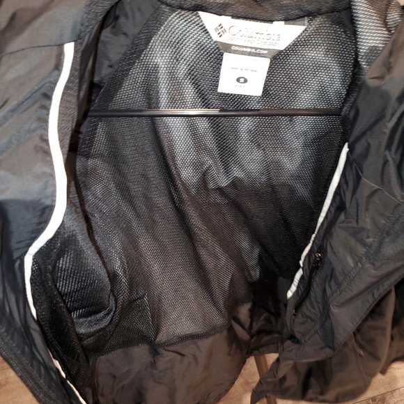 Columbia Women's Small Light Weight Omni-Tech Rain Jacket - Picture 4 of 6